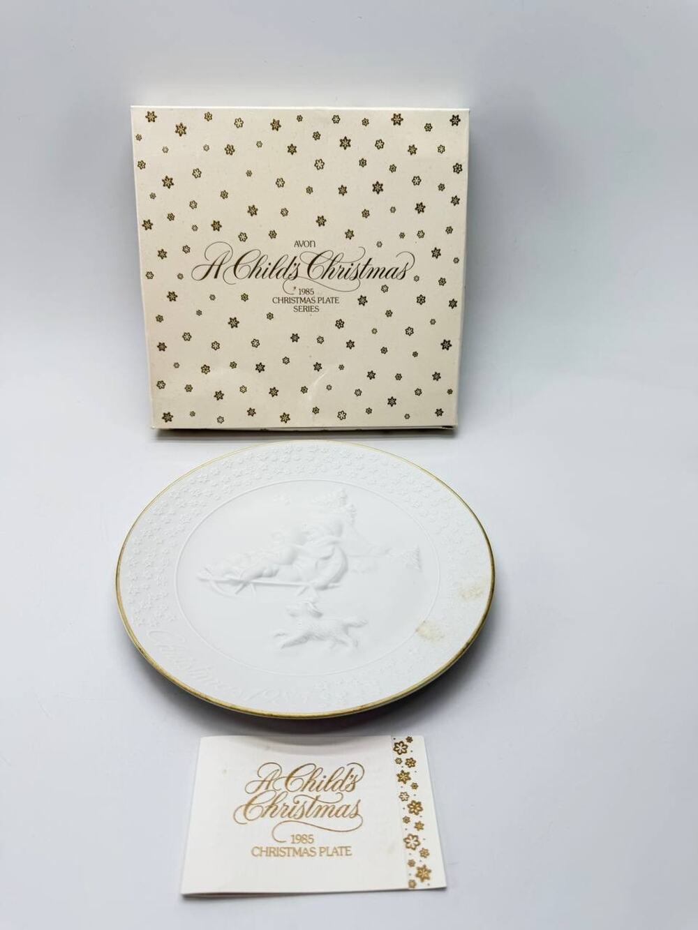 Vintage Avon A Child's Christmas 1985 Porcelain Plate 24K Gold Box 1.00 lb